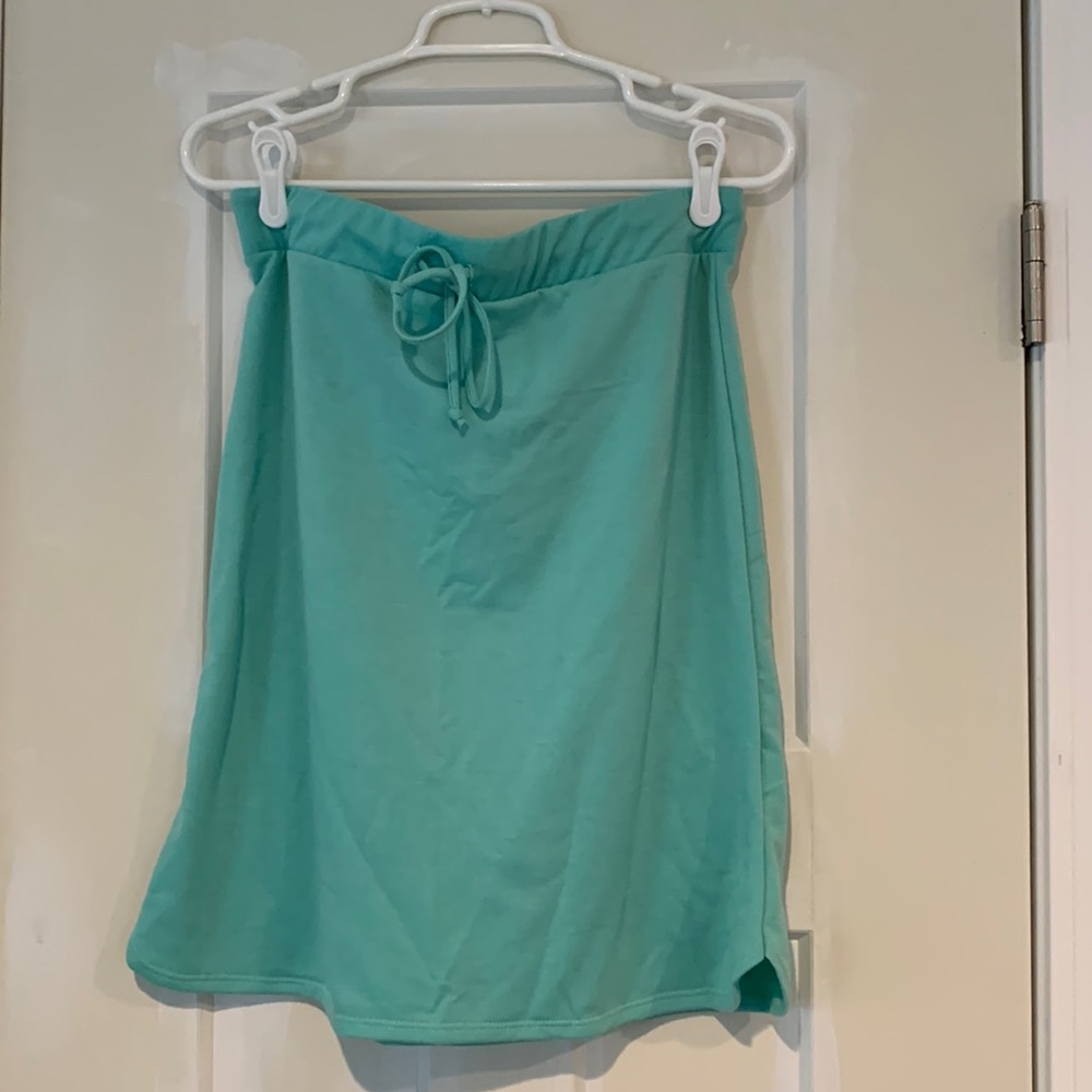 Jenny Boston new with tags casual mint skirt in size XL